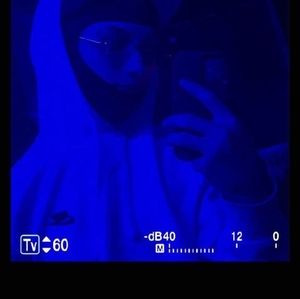 Meet your Posher, Devin